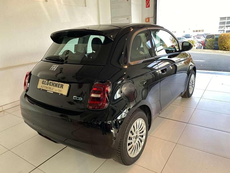 Gebraucht Fiat 500e 86 kW (118 PS) 2023 Onyx schwarz Kleinwagen