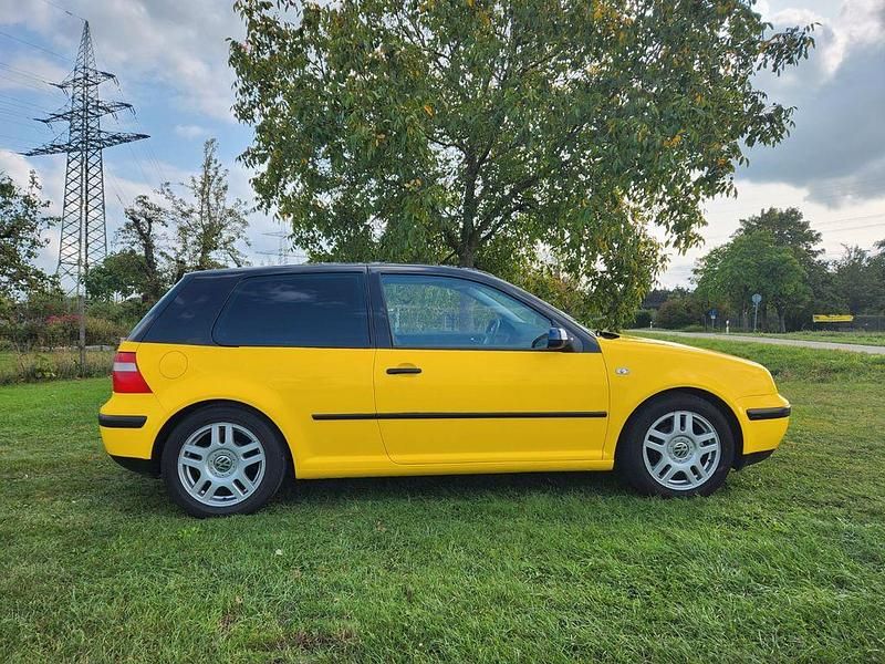 Blau Gebraucht 2003 VW Golf IV Limousine | 800 € (Guter Preis) - Bild 1/4