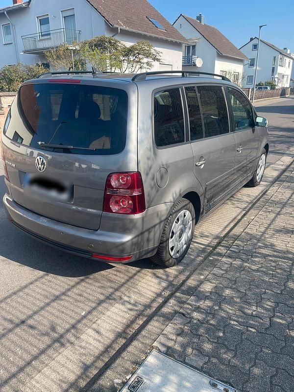 Gebraucht VW Touran 140 PS (102 kW) 2008 Grau Van / Kleinbus