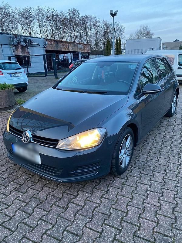 Grau Gebraucht 2014 VW Golf Limousine | 7.999 € (Superpreis) - Bild 1/4