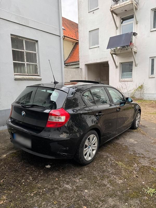 Gebraucht BMW 118 120 PS (88 kW) 2007 Schwarz Kleinwagen