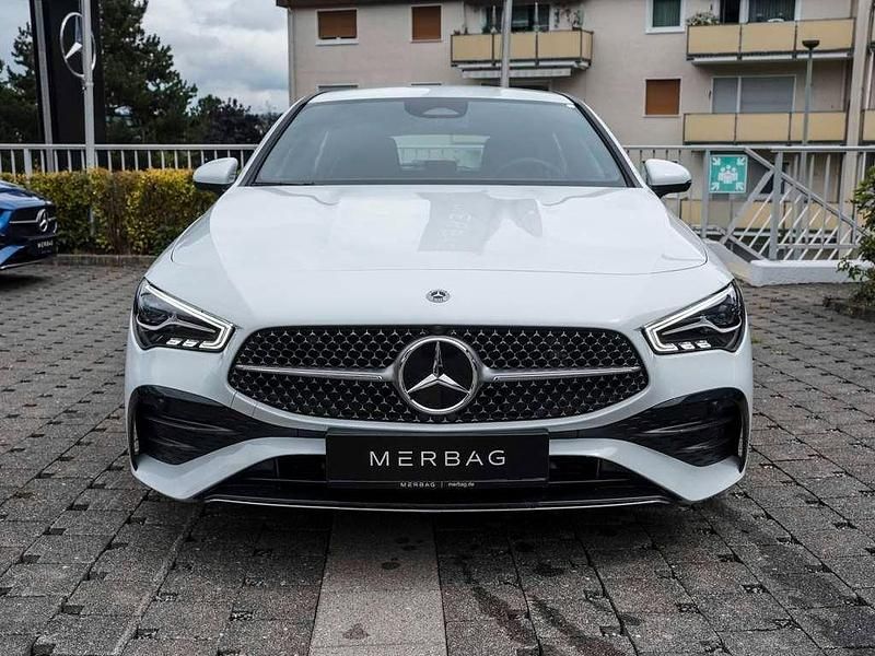 Gebraucht Mercedes CLA200 Shooting Brake Advanced Plus 177 PS (130 kW) 2024 Digitalweiß Kombi