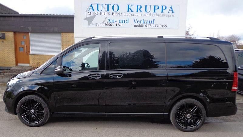 Gebraucht Mercedes V300 Avantgarde Edition 237 PS (174 kW) 2022 Schwarz Van / Kleinbus