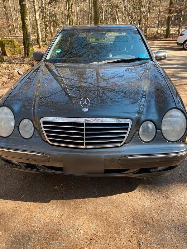 Gebraucht Mercedes E320 224 PS (164 kW) 2001 Grau Limousine
