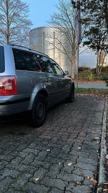Gebraucht VW Passat 131 PS (96 kW) 2002 Silber Kombi