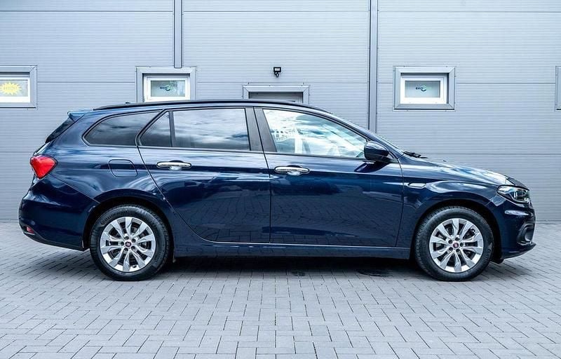 Gebraucht Fiat Tipo Easy 95 PS (69 kW) 2017 Colore esterno (new blu (vr71 Kombi