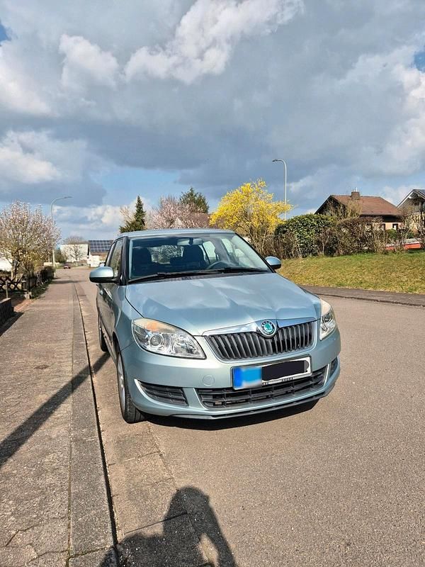 Gebraucht Skoda Fabia Ambiente 86 PS (63 kW) 2010 Silber Kleinwagen