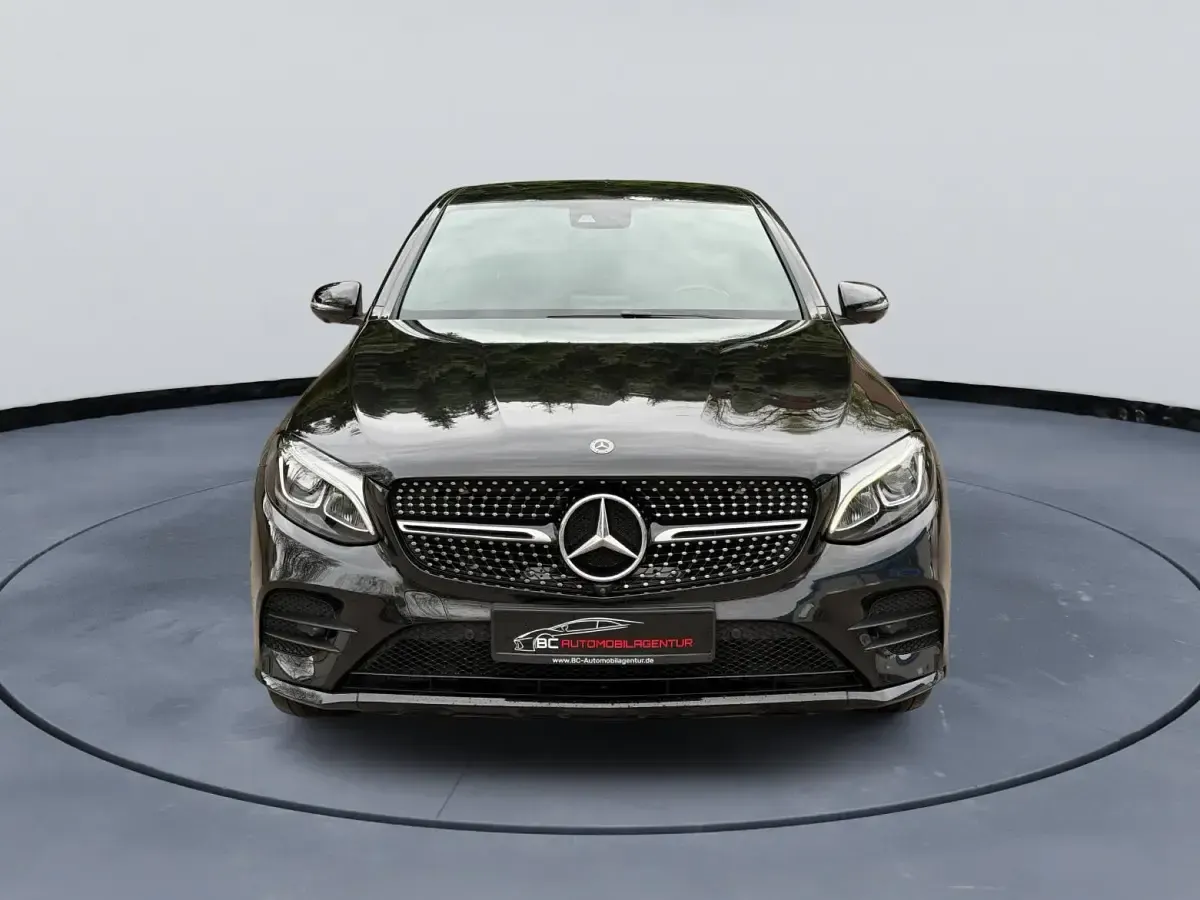 Gebraucht Mercedes GLC250 AMG line 211 PS (155 kW) 2019 Obsidianschwarz SUV