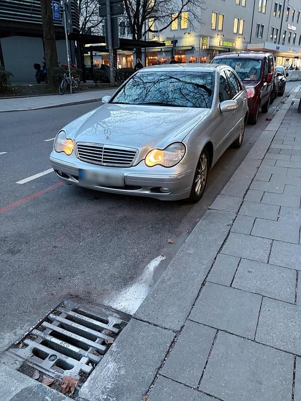 Gebraucht Mercedes C200 116 PS (85 kW) 2001 Silber Limousine