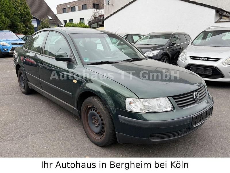 Second-hand VW Passat 101 CP (74 kW) 1998 Verde Berlinǎ