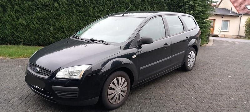 Schwarz Gebraucht 2006 Ford Focus Kombi | 3.000 € (Fairer Preis) - Bild 1/4
