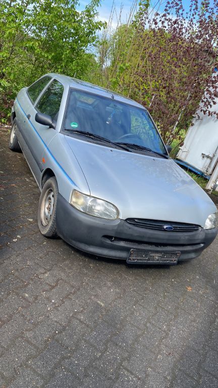 Grau Gebraucht 1997 Ford Escort Limousine | 500 € (Superpreis) - Bild 1/4