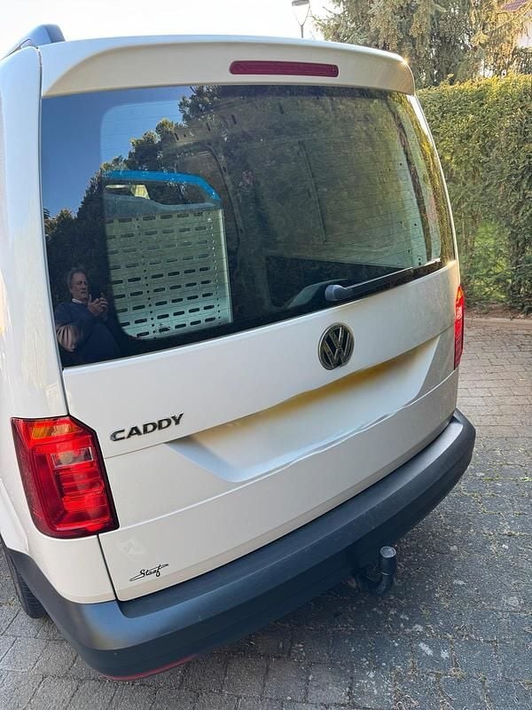Gebraucht VW Caddy 102 PS (75 kW) 2019 Weiß Van / Kleinbus