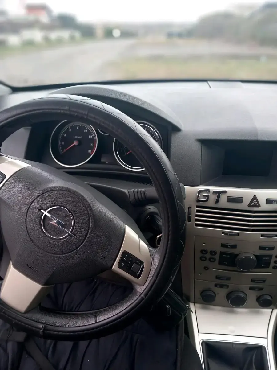 Gebraucht Opel Astra GTC 116 PS (85 kW) 2008 Schwarz Coupé