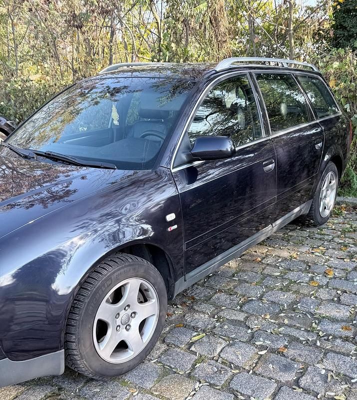 Schwarz Gebraucht 2001 Audi A6 Kombi | 2.000 € (Guter Preis) - Bild 1/4