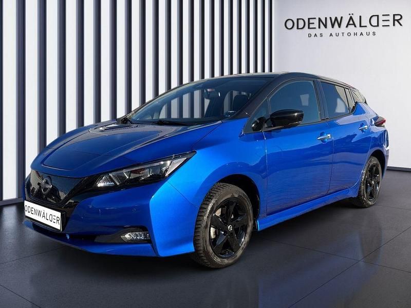 Gebraucht Nissan Leaf 360º 160 kW (218 PS) 2023 Magnetic blue/black m Kleinwagen