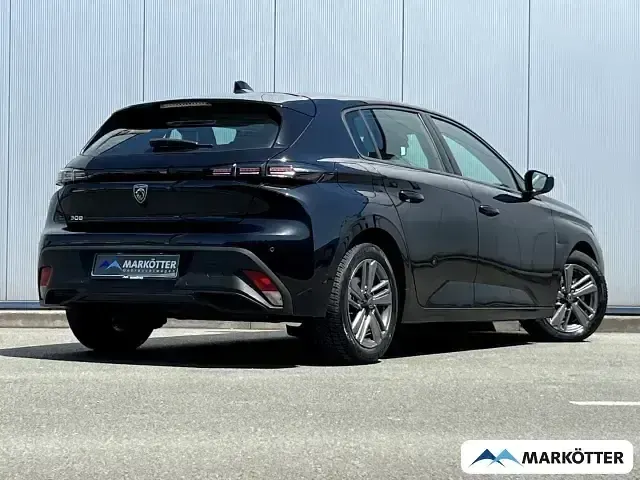 Gebraucht Peugeot 308 Active 131 PS (96 kW) 2022 Schwarz Limousine