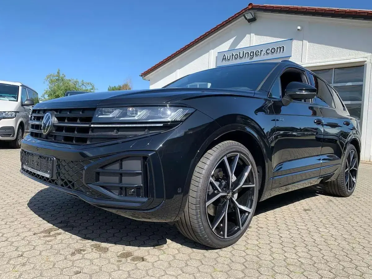 Neu VW Touareg Edition 286 PS (210 kW) 2026 Grenadillschwarz metallic SUV