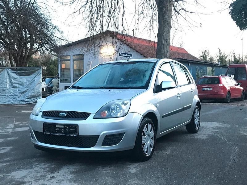 Silber Gebraucht 2007 Ford Fiesta Kleinwagen | 1.650 € (Fairer Preis) - Bild 1/4