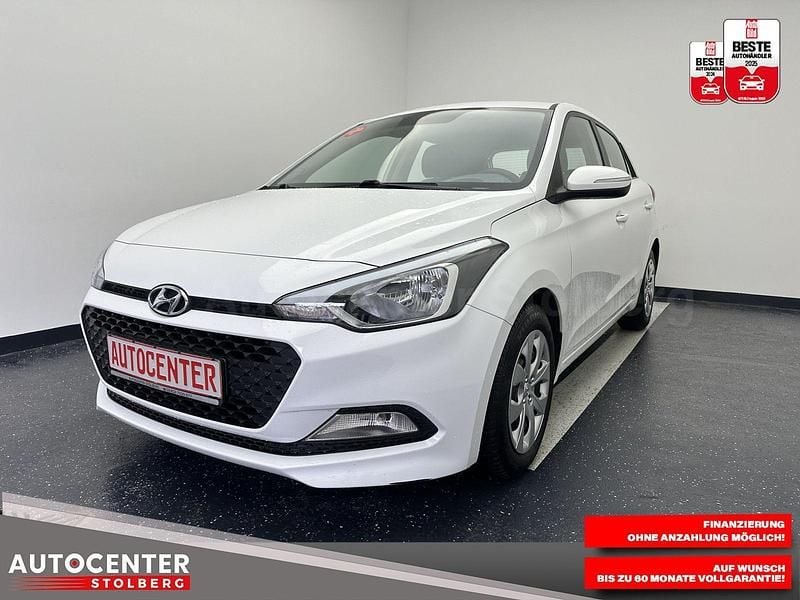 Gebraucht Hyundai i20 Classic 75 PS (55 kW) 2015 Weiß Kleinwagen