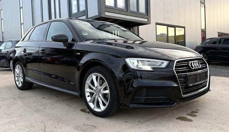 Schwarz Gebraucht 2018 Audi A3 S-Line Limousine | 14.650 € (Superpreis) - Bild 1/4
