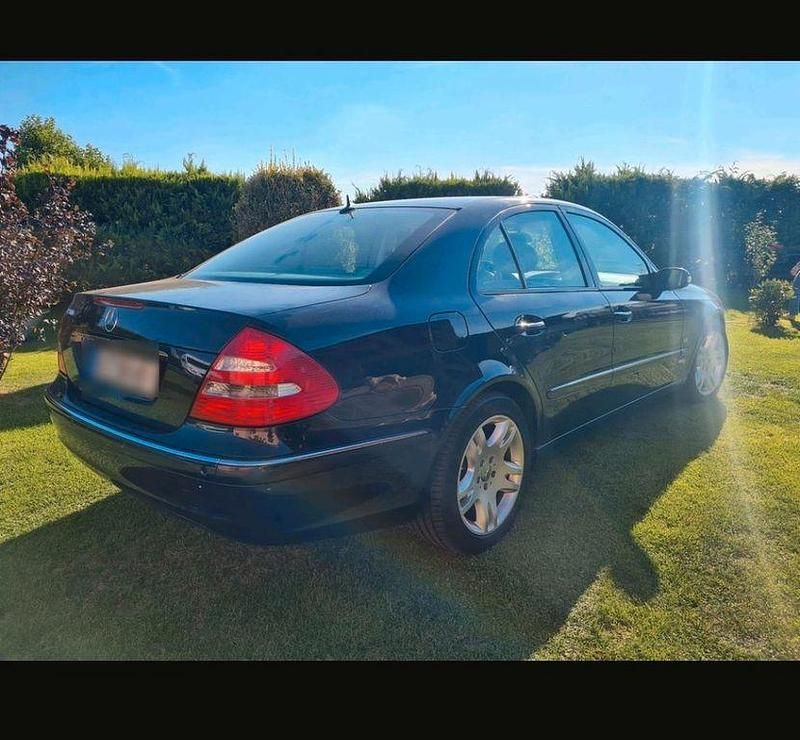 Gebraucht Mercedes E500 Elegance 306 PS (225 kW) 2002 Blau Limousine