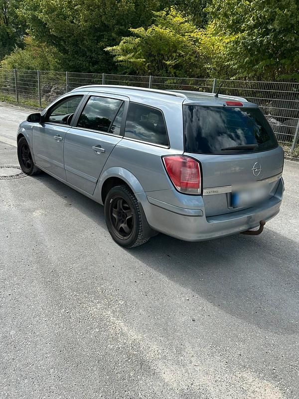 Gebraucht 2004 Opel Astra Kombi | 1.800 € (Guter Preis) - Bild 1/4