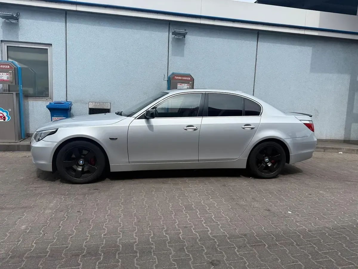 Gebraucht BMW 530 231 PS (169 kW) 2004 Silber Limousine