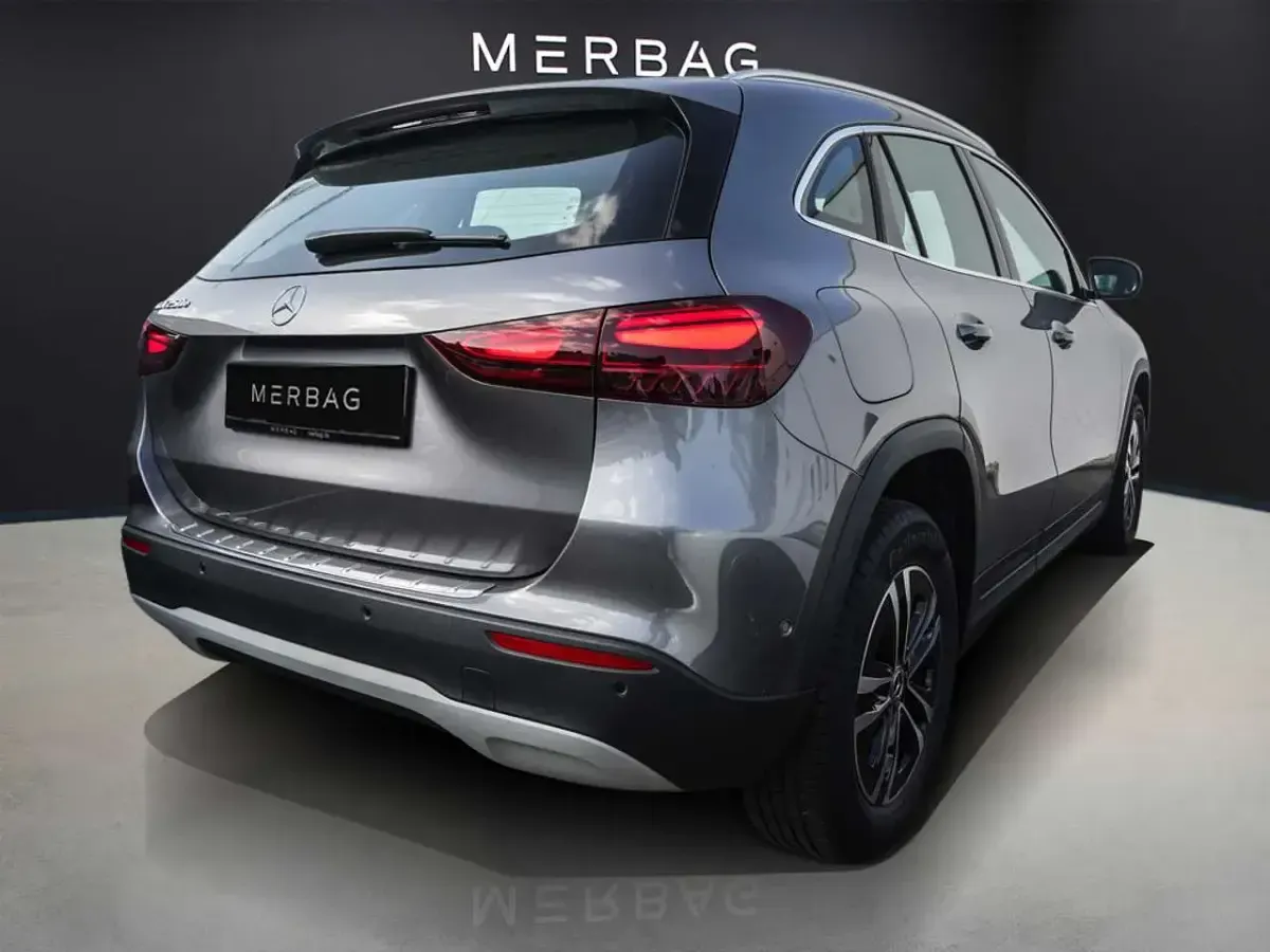 Gebraucht Mercedes GLA250 218 PS (160 kW) 2024 Mountain grau SUV