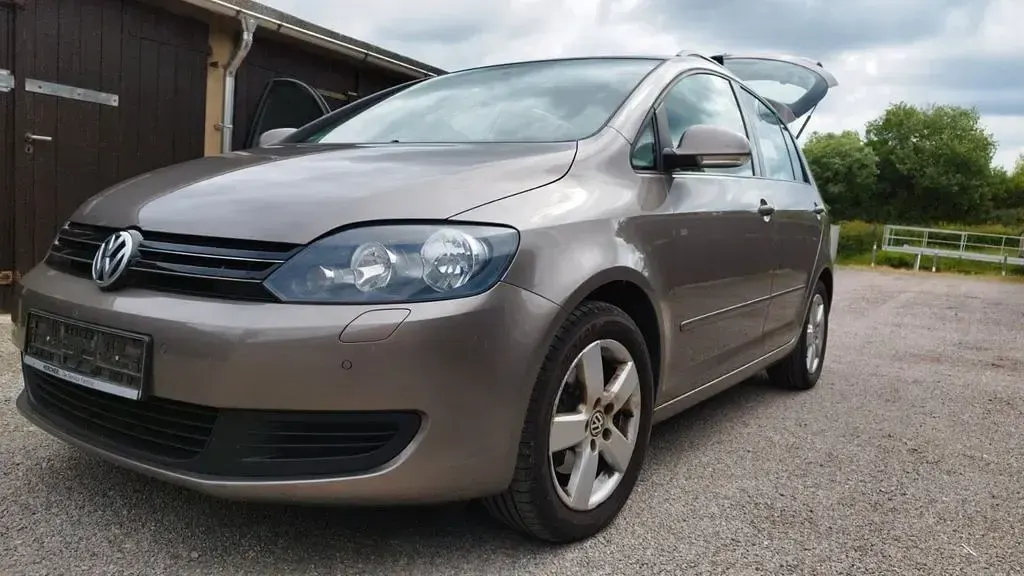 Gebraucht VW Golf Plus Cross Comfortline 122 PS (89 kW) 2011 Beige Van / Kleinbus