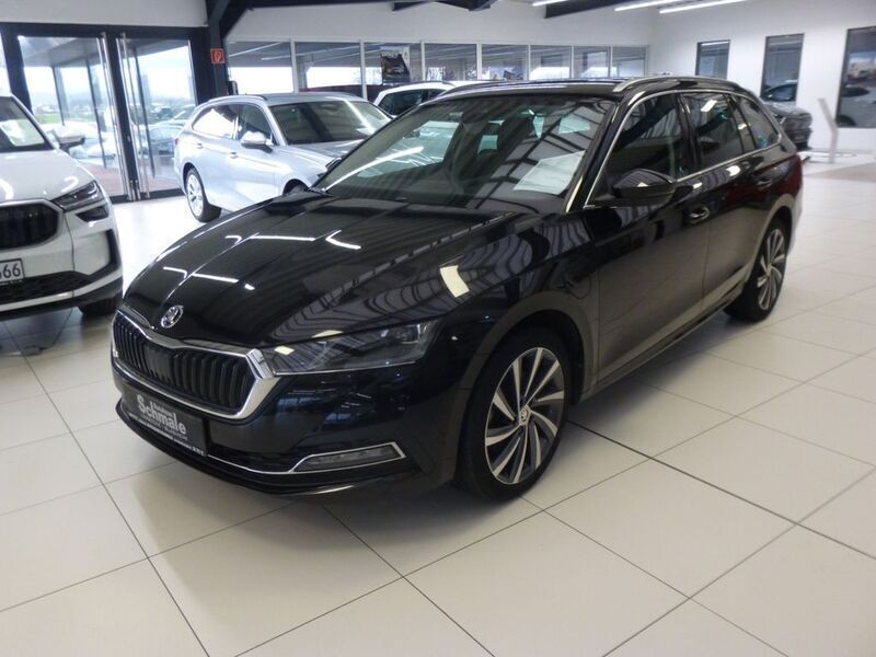 Schwarzmagic perleffekt met. Gebraucht 2021 Skoda Octavia Style Kombi | 24.990 € (Etwas zu teuer) - Bild 1/4