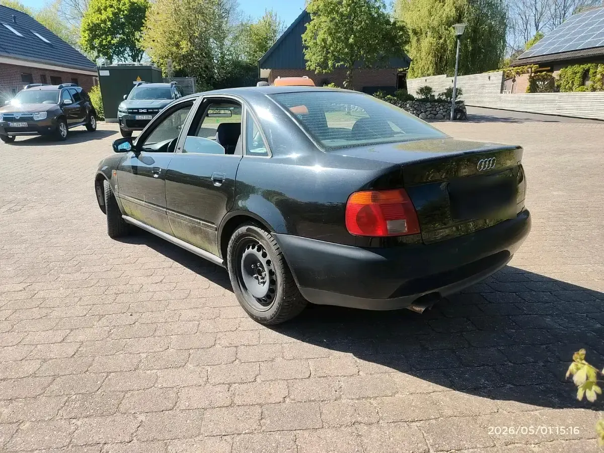 Second-hand Audi A4 150 CP (110 kW) 1994 Negru Berlinǎ