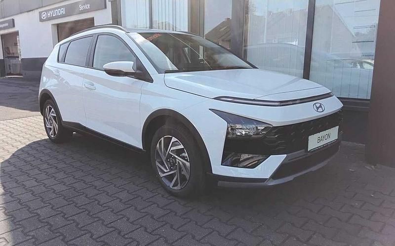 Weiß Neu 2025 Hyundai Bayon SUV | 23.990 € (Fairer Preis) - Bild 1/4