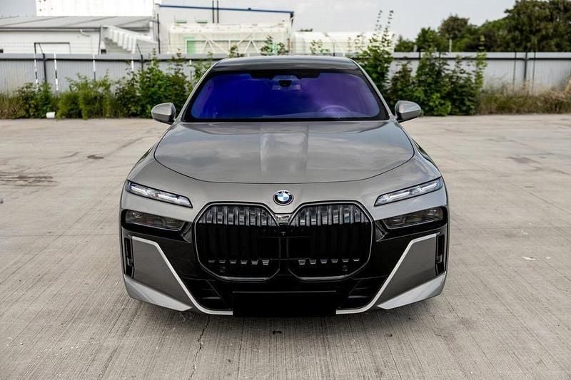 Gebraucht BMW 740 M Sport 286 PS (210 kW) 2025 Grau Limousine