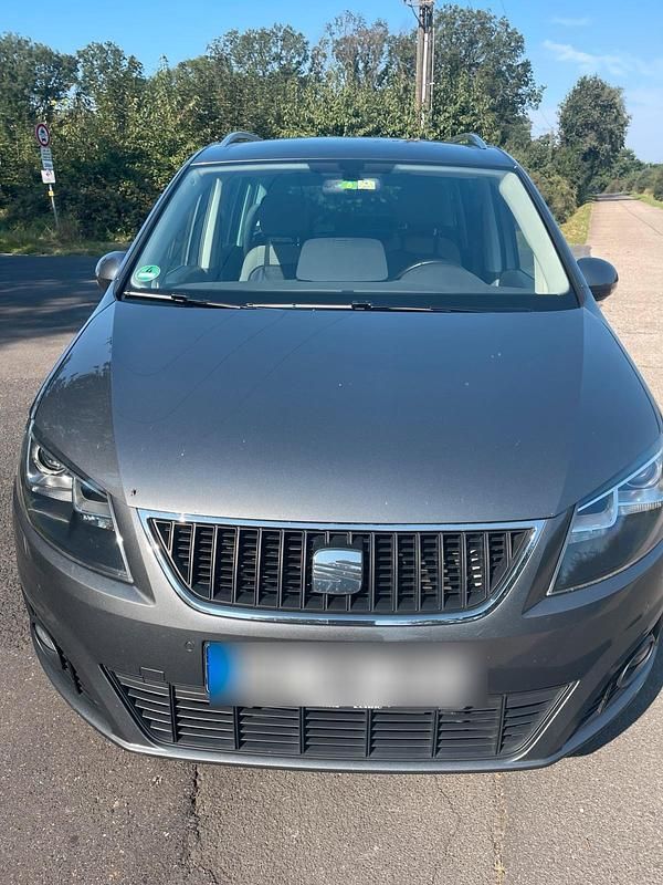 Grau Gebraucht 2014 Seat Alhambra Style Van / Kleinbus | 11.500 € (Guter Preis) - Bild 1/4