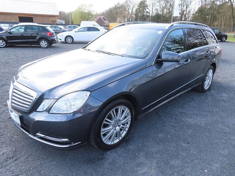 Gebraucht Mercedes E250 204 PS (150 kW) 2012 Grau SUV