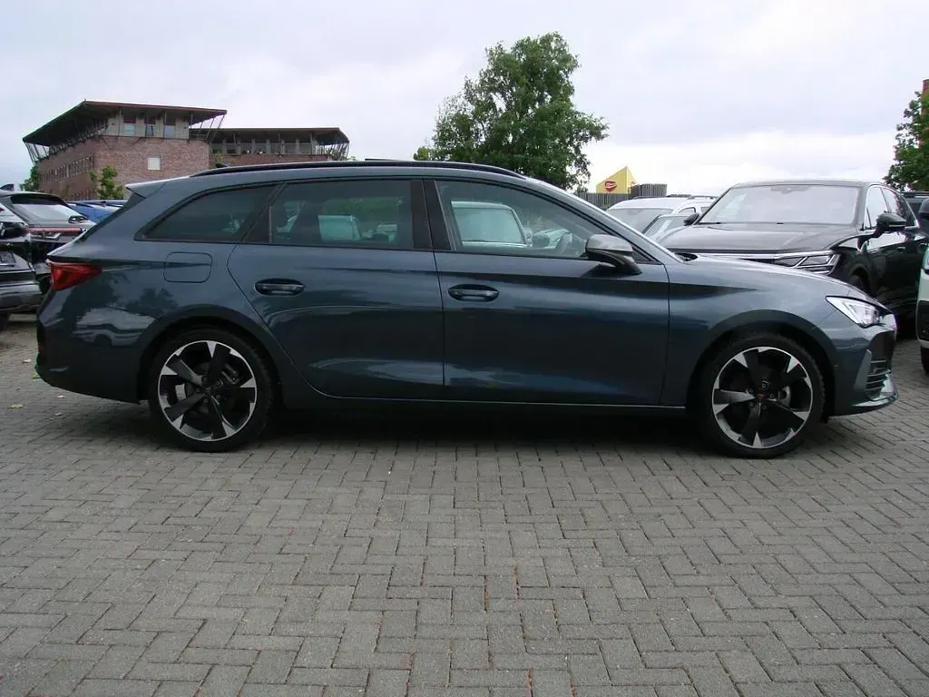 Gebraucht Cupra Leon 150 PS (110 kW) 2024 Magnetic tech grey metallic (metallic) Kombi