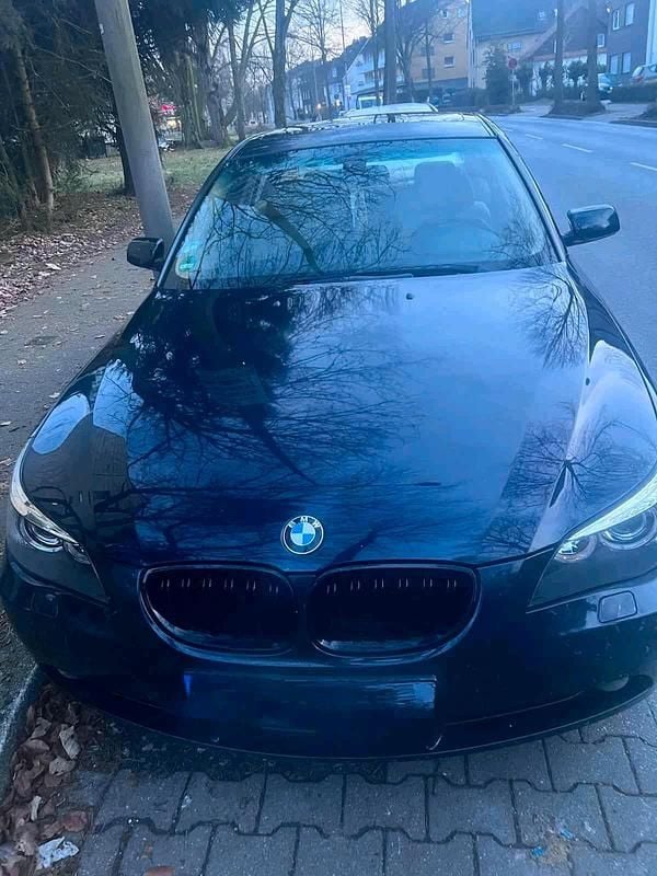 Blau Gebraucht 2005 BMW 525 Limousine | 5.499 € - Bild 1/4