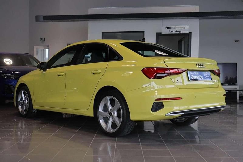 Używany Audi A3 Advanced 110 KM (80 kW) 2021 Żółty Sedan/Limuzyna