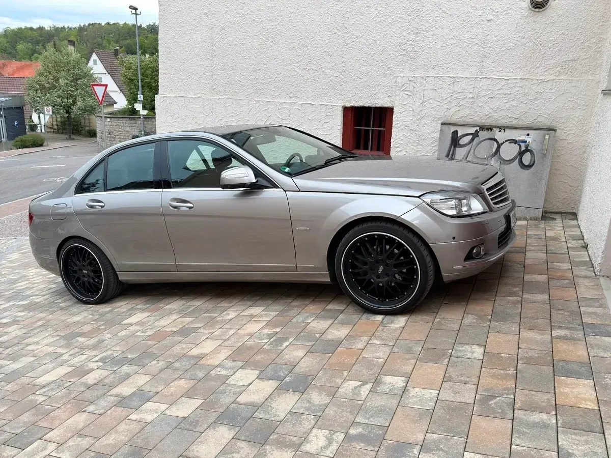 Gebraucht Mercedes C280 231 PS (169 kW) 2009 Silber Limousine