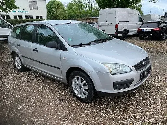 Gebraucht Ford Focus 101 PS (74 kW) 2006 Silber Limousine