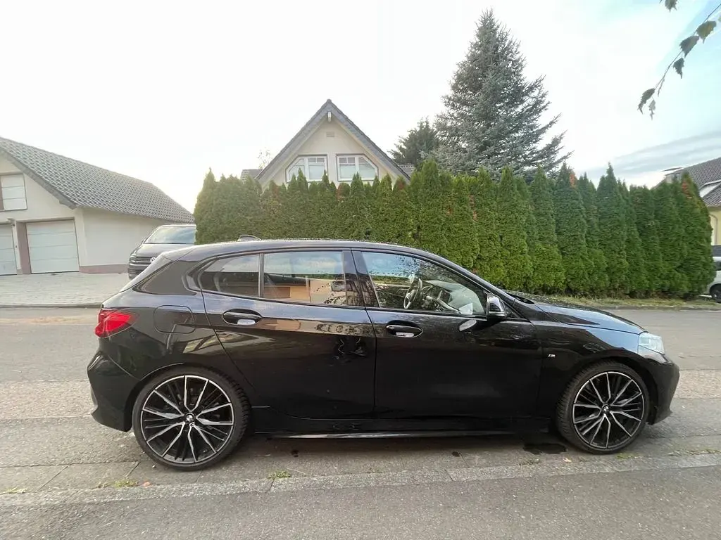 Gebraucht BMW 118 M Sport 140 PS (102 kW) 2021 Schwarz Kleinwagen