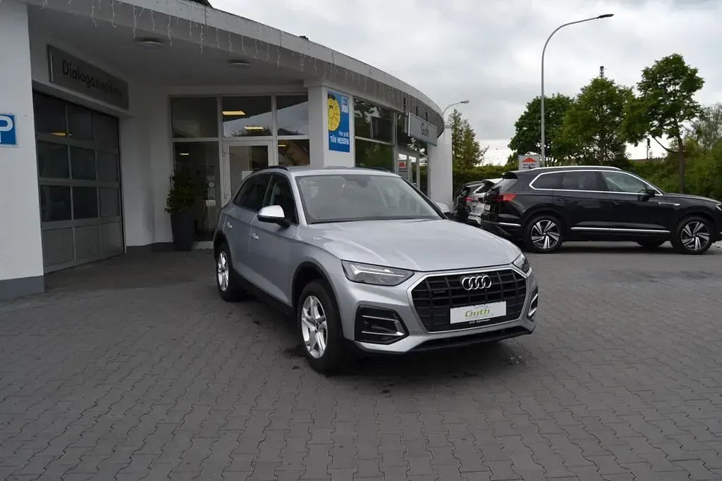Używany Audi Q5 204 KM (150 kW) 2023 Srebrny SUV