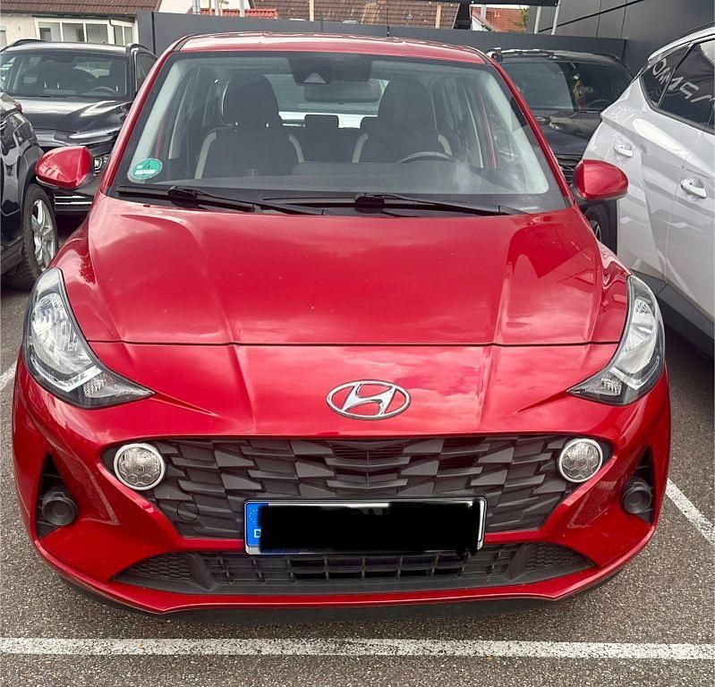 Rot Gebraucht 2021 Hyundai i10 Trend Kleinwagen | 12.990 € (Guter Preis) - Bild 1/4