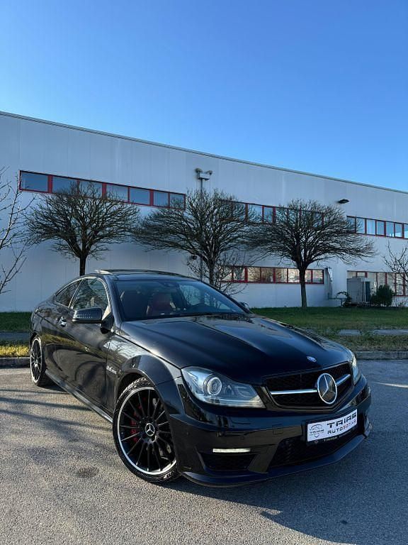 Schwarz Gebraucht 2013 Mercedes C63 AMG AMG | 36.600 € (Fairer Preis) - Bild 1/4