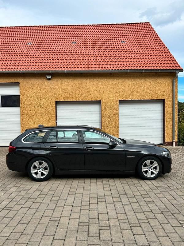 Gebraucht BMW 520 184 PS (135 kW) 2014 Grau Kombi