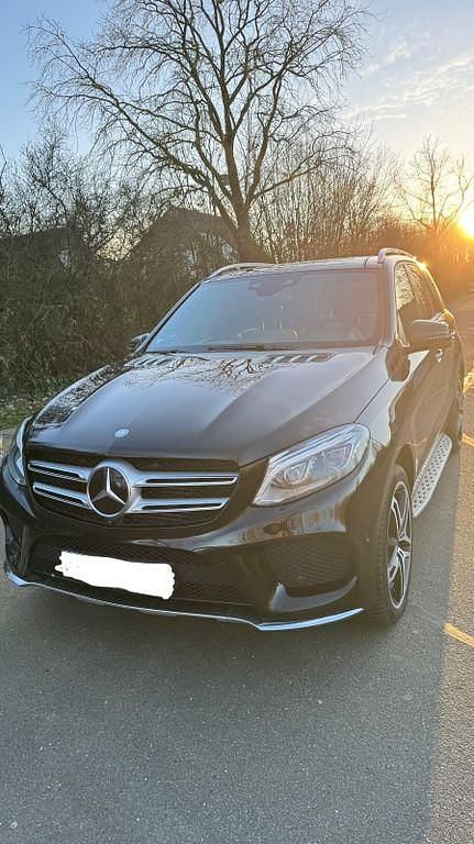 Schwarz Gebraucht 2015 Mercedes GLE350 AMG line SUV | 28.500 € (Fairer Preis) - Bild 1/4