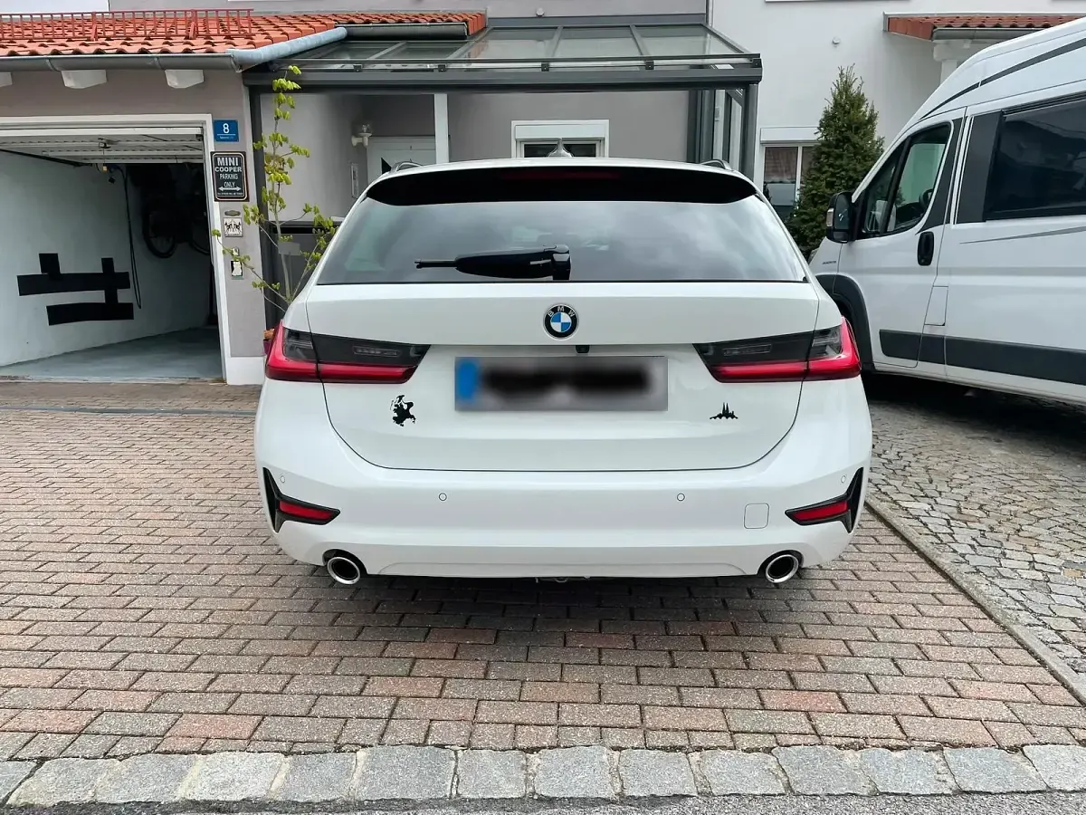 Gebraucht BMW 320 Advantage 190 PS (139 kW) 2020 Weiß Kombi