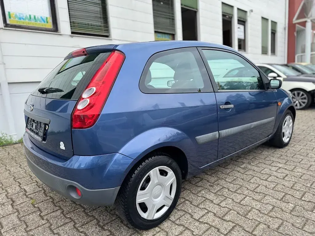 Gebraucht Ford Fiesta 58 PS (42 kW) 2006 Blau Kleinwagen