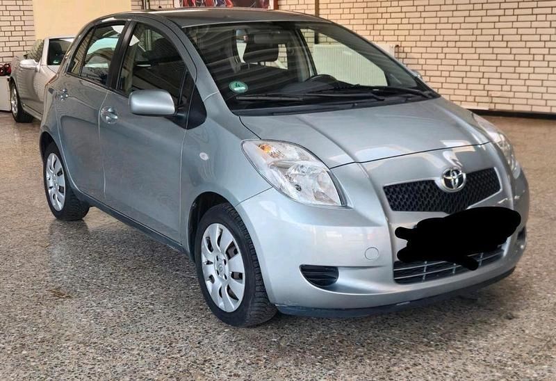 Gebraucht Toyota Yaris 69 PS (50 kW) 2006 Blau Kleinwagen